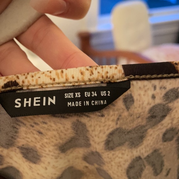 Shien open back tie cheetah print top - Picture 3 of 3